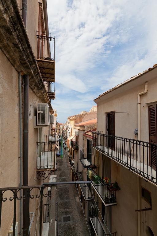 Porto Salvo Apartments - By Vacation Service Cefalu Bagian luar foto