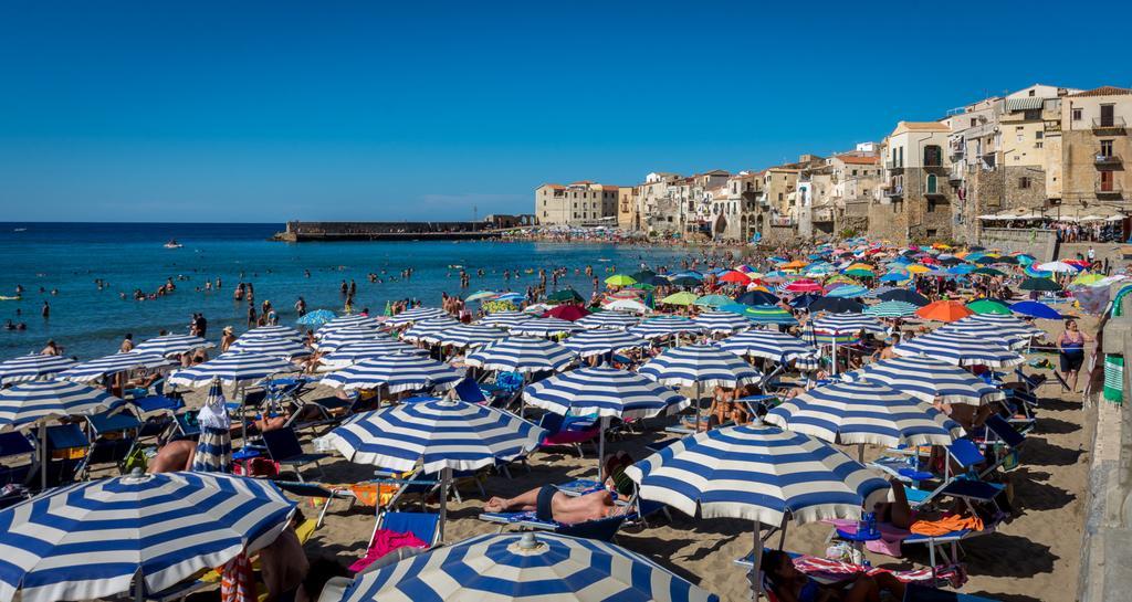 Porto Salvo Apartments - By Vacation Service Cefalu Bagian luar foto
